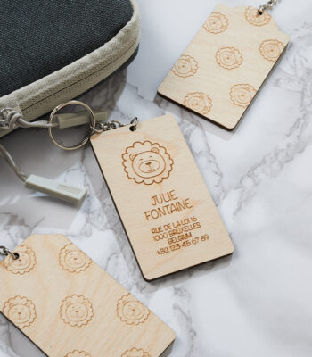 Etiquette personnalisée lion en bois pour bagages, sac à dos, cartable, trousse des enfants